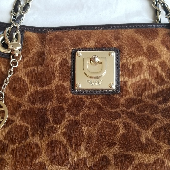 DKNY Giraffe Handbag - Picture 2 of 5
